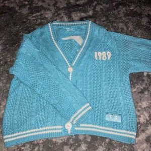 1989 cardigan. Size medium/large. Worn once.

#Cardigan #taylorswift #1989